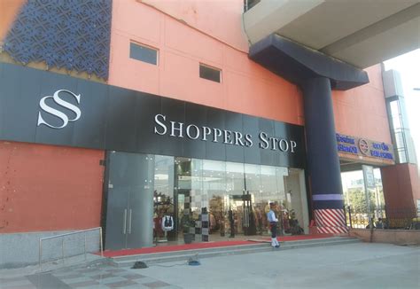 shoppers stop in delhi.